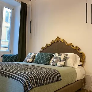 κάντε κράτηση εδώ
