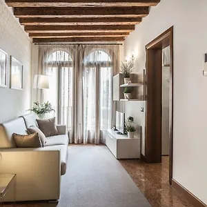 https://ca-del-monastero-5.hotelinveneto.com