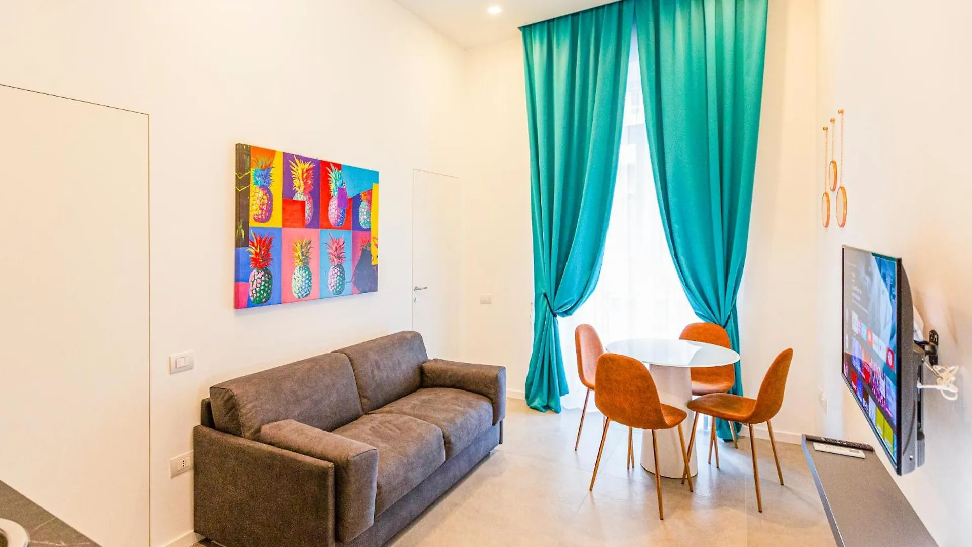 Cortese Napoli 2*,  İtalya