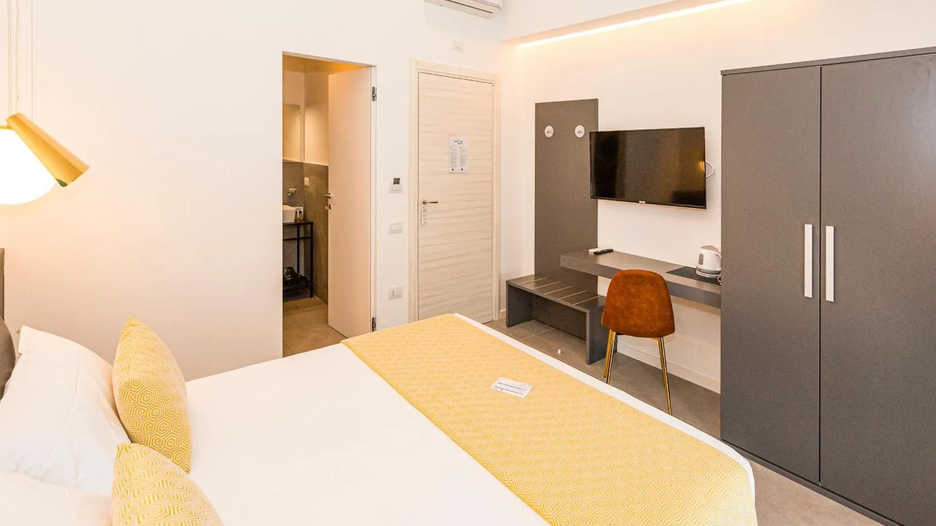 Cortese Naples Bed & Breakfast